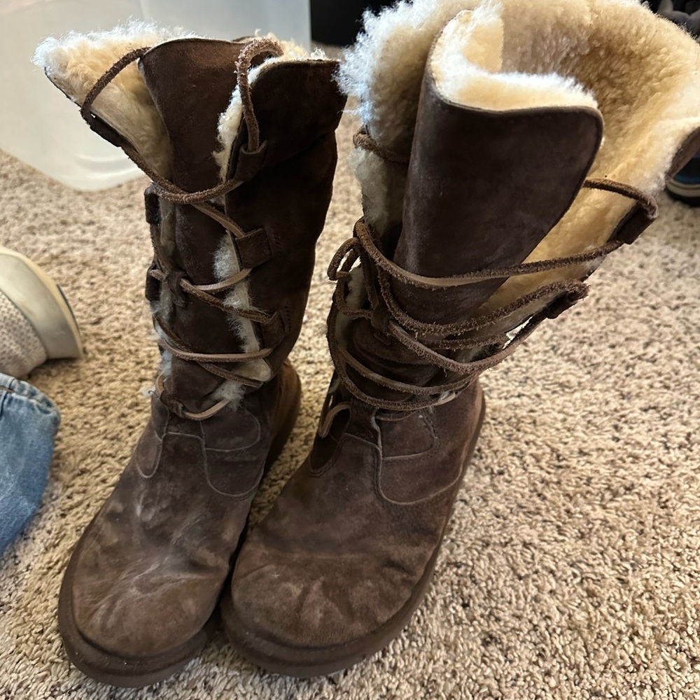 Ugg size 8 Brown Shearling-Lined Women's Boots